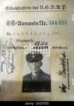 Papiere für einen SS-Offizier, Leo Kmietsch. Der Schutzstaffel (SS) war einer der wichtigsten paramilitärischen Organisation unter Adolf Hitler und die Nsdap Stockfoto