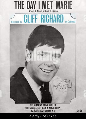 Notieren Sie die Abdeckung des Cliff Richard "Der Tag traf ich Marie" unterzeichnet. Cliff Richard (1940 -) ein britischer Pop Sänger, Musiker, Performer, Schauspieler und Philanthrop. Stockfoto