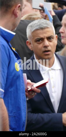 Sadiq Khan, Bürgermeister von London, an der "Abstimmung" März in Parliament Square, London. Abstimmung der März fand in London statt am 23. März 2019 im Rahmen einer Serie von Demonstrationen gegen Brexit, Aufruf für ein neues Referendum zu protestieren, und die britische Regierung fragen, Artikel 50 zu widerrufen. Es brachte in die Hauptstadt Hunderte von Tausenden von Demonstranten, oder über eine Million Menschen nach Angaben der Veranstalter. Stockfoto