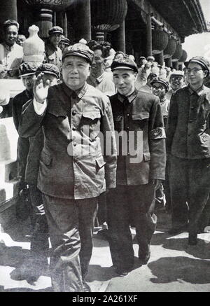 Vorsitzender Mao (Mitte) mit Lin Biao und Maos Frau Jiang Qing (Rechts), während der Kulturrevolution 1967 Stockfoto