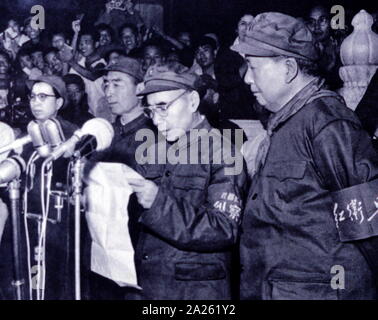 Vorsitzender Mao (rechts) mit Lin Biao, Zhou Enlai und Mao's Frau, Jiang Qing (links), während der Kulturrevolution 1967 Stockfoto