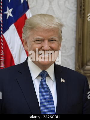 Donald John Trump (* 14. Juni 1946), Präsident der Vereinigten Staaten (2017-). Vor dem Eintritt in die Politik, er war ein Geschäftsmann und TV-Persönlichkeit. Stockfoto
