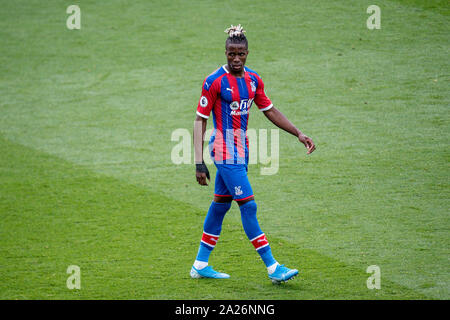 LONDON, ENGLAND - 28. SEPTEMBER: Wilfried Zaha von Crystal Palace während der Premier League Match zwischen Crystal Palace und Norwich City an Selhurst Park am 28. September 2019 in London, Vereinigtes Königreich. (Foto von Sebastian Frej/MB Medien) Stockfoto