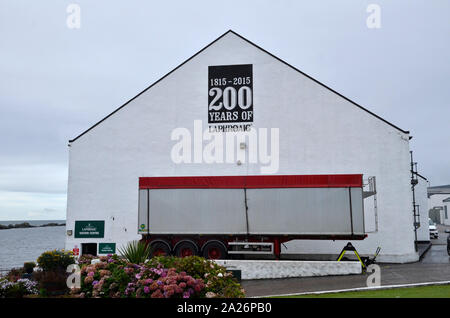Die laphroaig Whisky Distillery, einer der neun Brennereien auf der schottischen Insel Islay Stockfoto