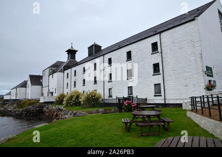 Die laphroaig Whisky Distillery, einer der neun Brennereien auf der schottischen Insel Islay Stockfoto