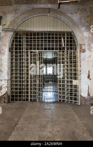 Teil eines cellblock im West Virginia State Penitentiary, ein pensionierter, im gotischen Stil erbauten Gefängnis in Moundsville, West Virginia, das von 1876 bis 1995 betrieben Stockfoto