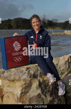 Poole. Vereinigtes Königreich. 01. Oktober 2019. Hannah Mühlen (470 Frauen zwei Person beiboot). TeamGB verkünden die ersten Athleten für die Olympischen Spiele 2020 in Tokio ausgewählt. Segeln. Haven Rockley Holiday Park. Poole. Dorset. UK. Credit: Sport in Bildern/Alamy leben Nachrichten Stockfoto