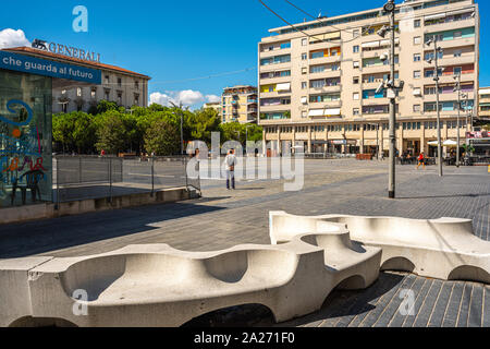 Blick auf den Hauptplatz "Piazza Salotto" in die Pescara Stadtzentrum entfernt. Stockfoto