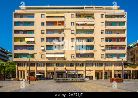 Arlecchino Palast auf dem Hauptplatz "Piazza Salotto". Pescara Stockfoto