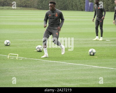 Cobham, Großbritannien. 01 Okt, 2019. Cobham, Surrey, UK Tammy Abraham sprintet wie Chelsea Football Club, Zug für die Champions League Spiel bei LOSC Lille in Frankreich, morgen 2. Oktober, 2019 Quelle: Motofoto/Alamy leben Nachrichten Stockfoto