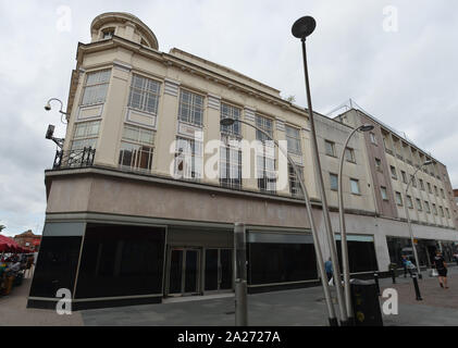 Die ehemalige Mark und Spencer in Bedford, Bedfordshire, die im Rahmen der Sparmaßnahmen des Unternehmens geschlossen wurde. Stockfoto