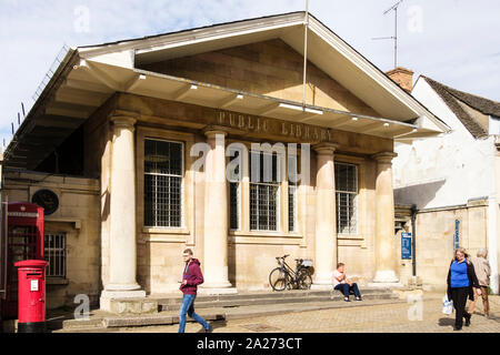 Öffentliche Gebäude der Bibliothek. High Street, Stamford, Lincolnshire, England, Vereinigtes Königreich, Großbritannien Stockfoto