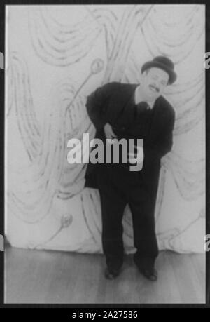 Portrait von Zero Mostel, wie Leopold Bloom in Ulysses in der Nacht ... Stockfoto