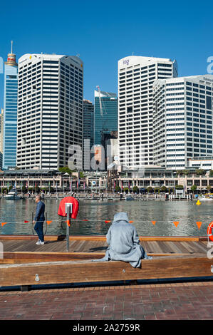 18.09.2018, Sydney, New South Wales, Australien - ein Blick vom Ufer in Darling Harbour auf die Skyline des Geschäftsviertels. 0 SL 180918 D020 CAROEX Stockfoto