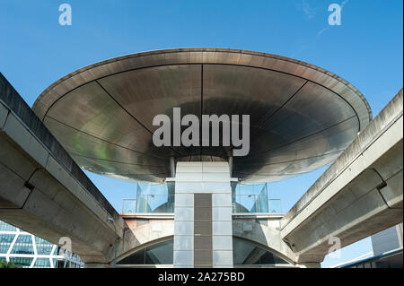 24.05.2019, Singapur, Singapur - Außenansicht des Expo Stop des MRT Stadtbahn. Die Station wurde von dem britischen Architekten Sir Norman entworfen Stockfoto