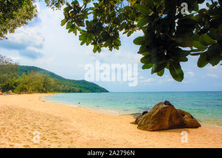 Sunset Beach auf der ruhigeren Westküste der Insel; Sunset Beach, Koh Rong Sanloem Insel, Sihanoukville, Kambodscha Stockfoto