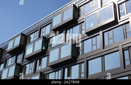 Ein neues Gebäude mit luxuriösen Wohnungen befindet sich im Zentrum von Berlin am März 19, 2015 gesehen. Foto: Wolfram Steinberg/dpa | Verwendung weltweit Stockfoto