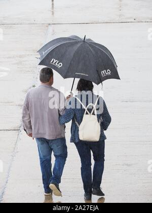 Sheerness, Kent, Großbritannien. Am 1. Oktober 2019. UK Wetter: ein heftiger Regenschauer in Sheerness, Kent. Credit: James Bell/Alamy leben Nachrichten Stockfoto