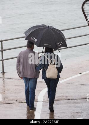 Sheerness, Kent, Großbritannien. Am 1. Oktober 2019. UK Wetter: ein heftiger Regenschauer in Sheerness, Kent. Credit: James Bell/Alamy leben Nachrichten Stockfoto