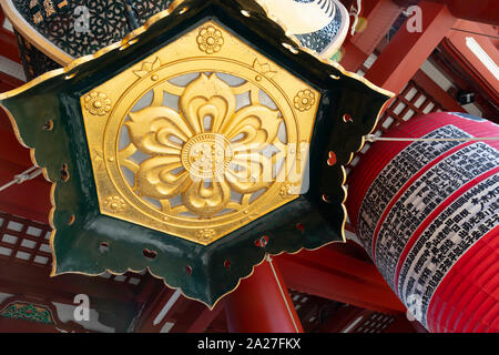 Tokyo, Japan - 30. Oktober 2018: ein Detail in der Senso-ji buddhistischen Tempel, Tokio, Japan Stockfoto