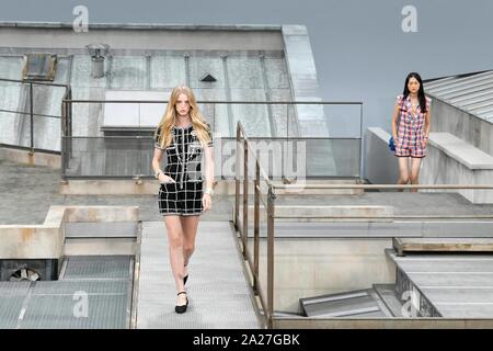 Paris, Frankreich. 01 Okt, 2019. CHANEL SS 20 Start- und Landebahn bei der Paris Fashion Week - Paris, Frankreich 01/10/2019 | Verwendung der weltweiten Kredit: dpa/Alamy leben Nachrichten Stockfoto