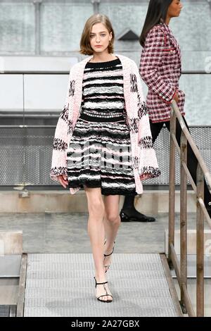 Paris, Frankreich. 01 Okt, 2019. CHANEL SS 20 Start- und Landebahn bei der Paris Fashion Week - Paris, Frankreich 01/10/2019 | Verwendung der weltweiten Kredit: dpa/Alamy leben Nachrichten Stockfoto