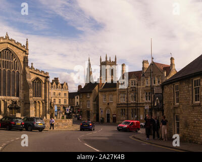 Blick über Red Lion Square zeigt drei Pfarrkirchen Stamford Lincolnshire Eastern England UK an einem schönen Tag im September ein beliebter Drehort Stockfoto