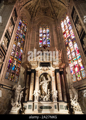 Kirchenfenster von Mailand Catehdral in Italien Stockfoto