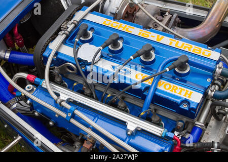 Ein wunderschön restauriertes DOHC 16V Turbo blau und chrom Ford Cosworth Motor Stockfoto