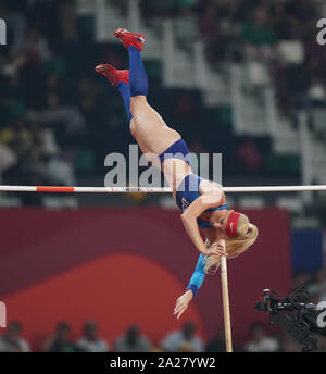 Sandi Morris (USA), die in Aktion während der Frauen Stabhochsprung - IAAF Leichtathletik WM in der Khalifa International Stadium in Doha. Stockfoto