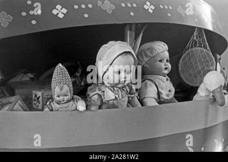 Puppenwerk Lauscha in Thüringen 1940-50 s. Doll Factory in Lauscha, Thüringen, 1940-50 s Stockfoto