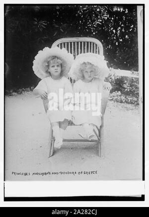 Prinzessin Marguerite und Theodora von Griechenland, zusammen in Sessel Stockfoto