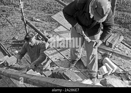 Wiederaufbau im Emsland, 1945-1949. Wiederaufbauarbeiten in Ems region, 1945-49. Stockfoto