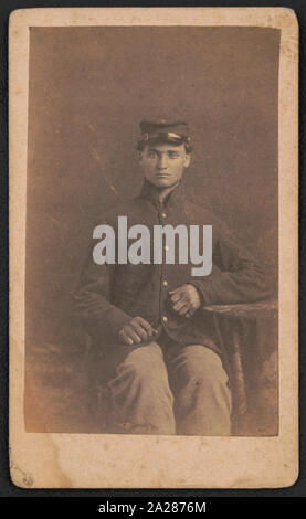 Private Thomas J. Adler von Co.I, 16 Ohio Infanterie Regiment und Co C, 114 Ohio Infanterie Regiment in Uniform/von Ball & Thomas' fotografische Kunst Galerie, 120 West Fourth Street, in der Nähe von Rennen, Cincinnati, O Stockfoto