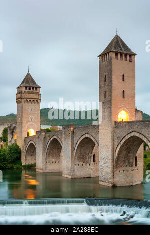 Pont Valentré Brücke, Cahors, Lot, Midi-Pyrénées, Frankreich Stockfoto