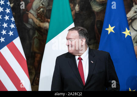 Rom, Italien. 01 Okt, 2019. US-Staatssekretär Michael Richard Pompeo während des Treffens mit Ministerpräsident Giuseppe Conte im Palazzo Chigi. Credit: SOPA Images Limited/Alamy leben Nachrichten Stockfoto