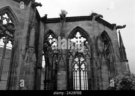 Die Ruine der Wernerkapelle in Bacharach, Deutschland 1968. Reste von Werner Kapelle in Bacharach, Deutschland 1968. Stockfoto