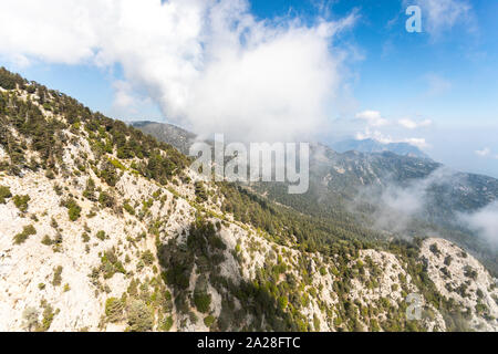 Luftbild des Taurusgebirge von oben Tahtali Berg in der Nähe von Kemer, Antalya, Türkei Stockfoto