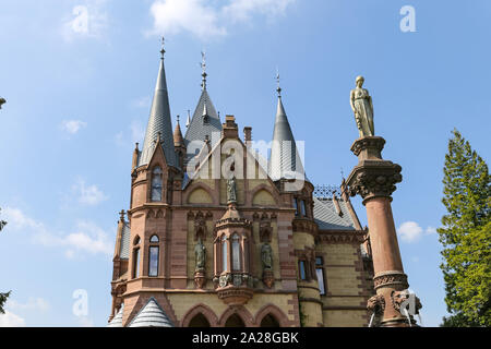 Fassade von Schloss Drachenburg in Bonn, Deutschland Stockfoto