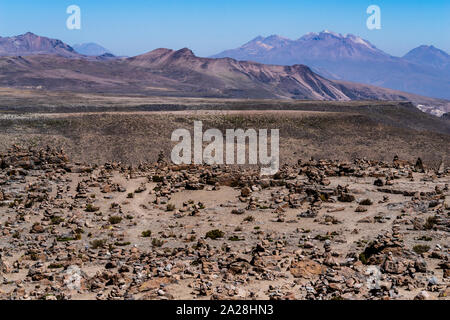 Sicht der Vulkane in Patapampa, Arequipa, Anden, Peru. Stockfoto