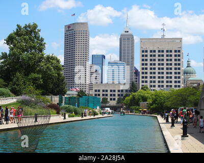 City Skyline Blick von Indianapolis Canal Walk, Indianapolis, Indiana, USA, Juli 27, 2019, © katharine Andriotis Stockfoto