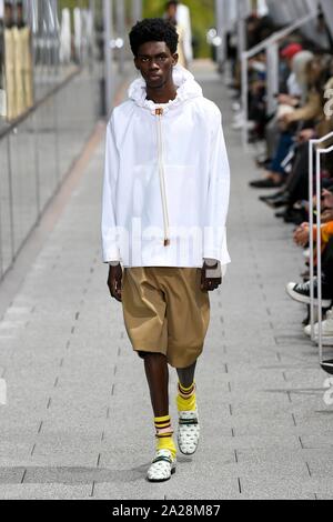Paris, Frankreich. 01 Okt, 2019. LACOSTE SS 20 Start- und Landebahn bei der Paris Fashion Week - Paris, Frankreich 01/10/2019 | Verwendung der weltweiten Kredit: dpa/Alamy leben Nachrichten Stockfoto