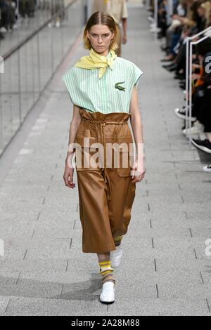 Paris, Frankreich. 01 Okt, 2019. LACOSTE SS 20 Start- und Landebahn bei der Paris Fashion Week - Paris, Frankreich 01/10/2019 | Verwendung der weltweiten Kredit: dpa/Alamy leben Nachrichten Stockfoto