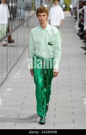 Paris, Frankreich. 01 Okt, 2019. LACOSTE SS 20 Start- und Landebahn bei der Paris Fashion Week - Paris, Frankreich 01/10/2019 | Verwendung der weltweiten Kredit: dpa/Alamy leben Nachrichten Stockfoto