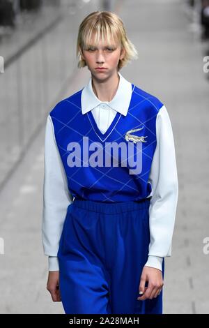 Paris, Frankreich. 01 Okt, 2019. LACOSTE SS 20 Start- und Landebahn bei der Paris Fashion Week - Paris, Frankreich 01/10/2019 | Verwendung der weltweiten Kredit: dpa/Alamy leben Nachrichten Stockfoto