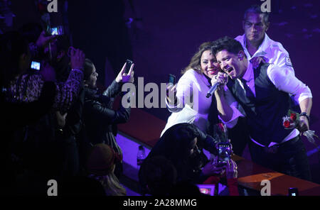 Yahir Othón Parra Durante su Concierto en El Palenque de la Feria de Leon Guanajuato el 16 de Enero del 2014.. (* Foto: TiradorTercero/NortePhoto*) Stockfoto