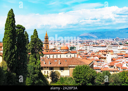 Blick auf die Stadt von den Boboli-Gärten in Florenz, Toskana, Italien. Stockfoto