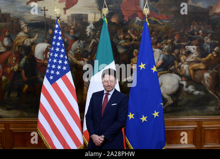 Rom, Italien. 01 Okt, 2019. Giuseppe zählen Warten auf Michael (Mike) Pompeo Credit: Unabhängige Fotoagentur/Alamy leben Nachrichten Stockfoto