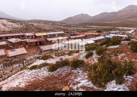 Leichter Schneefall in den Anden Dorf Machuca, Höhe über 4.000 m, San Pedro de Atacama, Región de Antofagasta, Chile, Lateinamerika Stockfoto