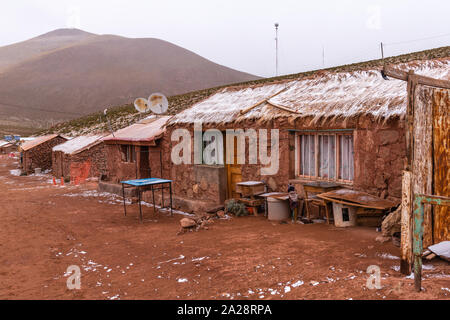 Leichter Schneefall in den Anden Dorf Machuca, Höhe über 4.000 m, San Pedro de Atacama, Región de Antofagasta, Chile, Lateinamerika Stockfoto